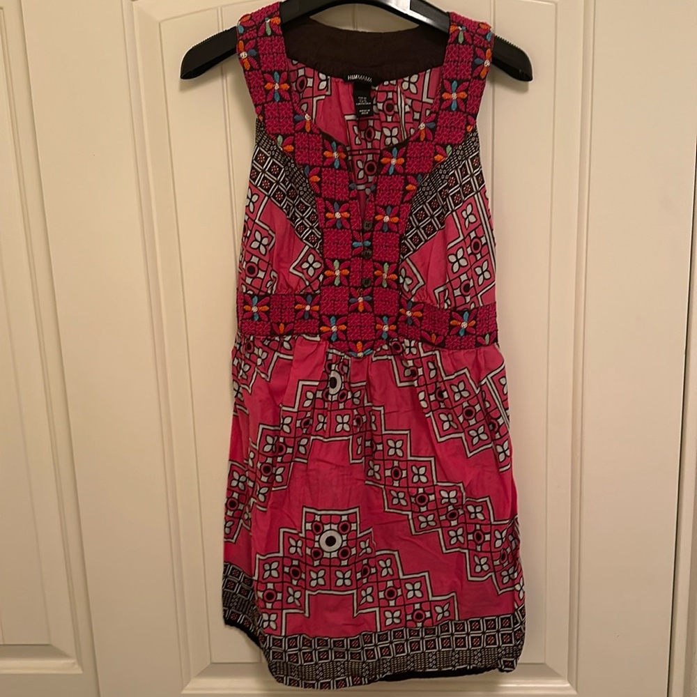 Maternity’s pink top with broidery!